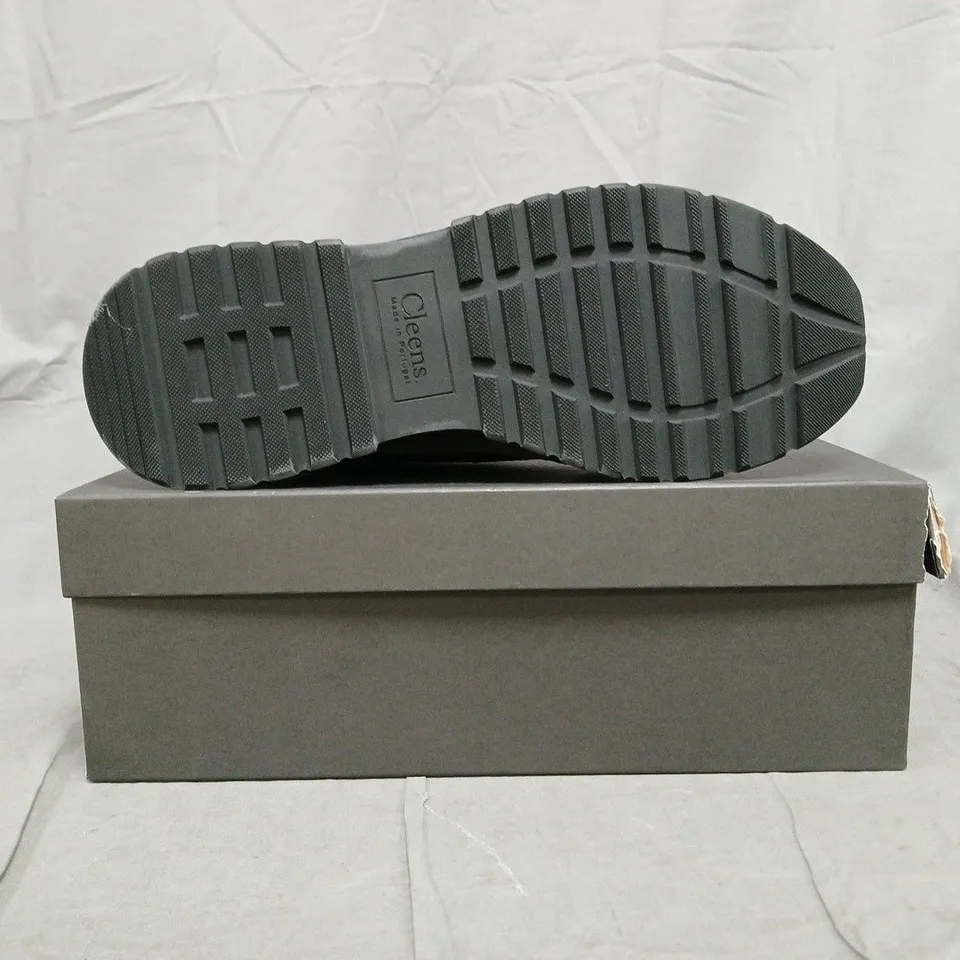 BOXED PAIR OF CLEENS ESSENTIAL RUNNER EVO TRAINERS IN OBSIDIAN SIZE UK 11.5