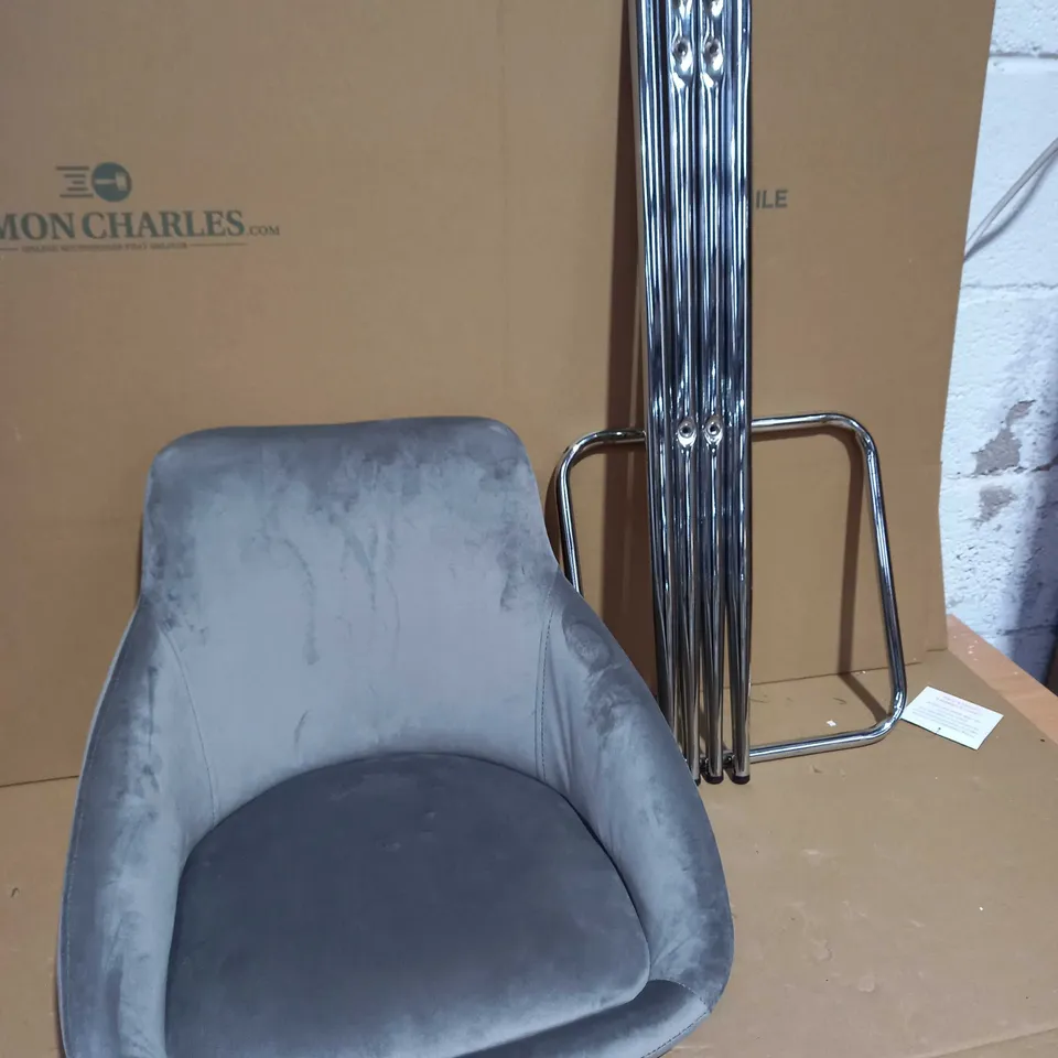 BOXED DAHLIA BAR STOOL - GREY RRP £79