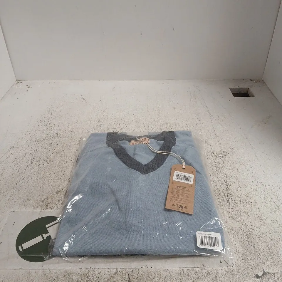 &SONS TRADING BAY V-NECK JUMPER BLUE LARGE
