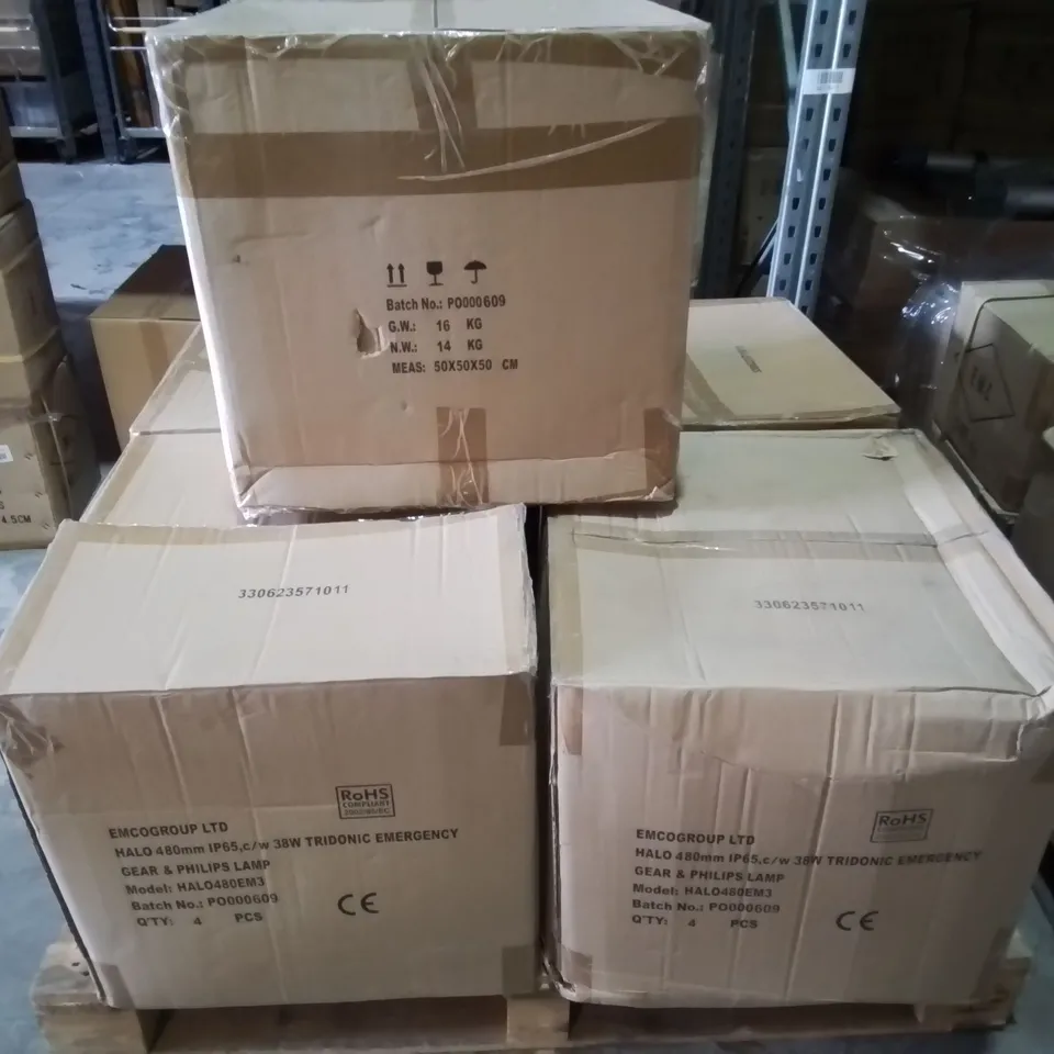 LOT OF 20 EMCOLITE 240V IP65 2D LOW ENERGY SURFACE LUMINAIRE LIGHTS 38W - HAL9480EM3