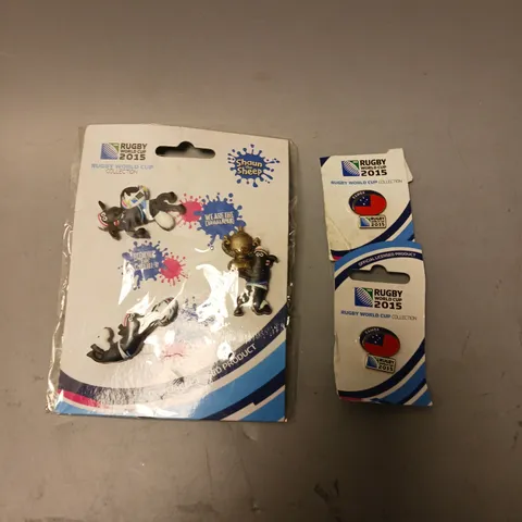 APPROXIMATELY 60 MIXED RUGBY UNION WORLD CUP KEYRINGS & BADGES
