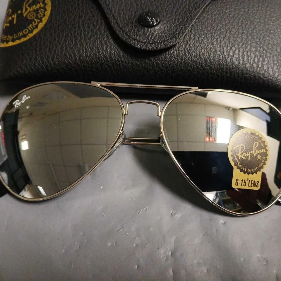 BOXED PAIR OF RAY BAN GLASSES WITH REFLECTIVE G-15 LENS IN CASE