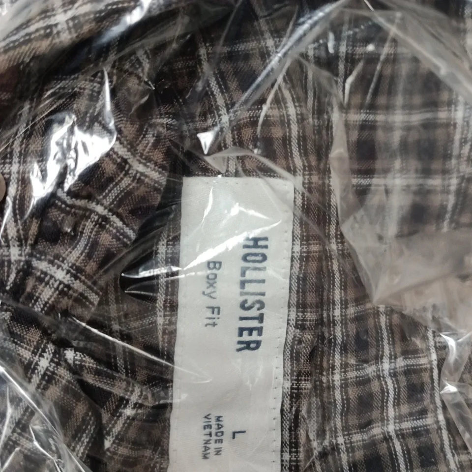 HOLLISTER PLAID SHIRT – BOXY FIT – UK LARGE (L) – MADE IN VIETNAM