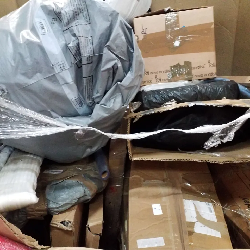 PALLET OF ASSORTED PRODUCTS INCLUDING GARMENT RACK, PULL UP BAR, CEILING FAN, TOILET SEAT