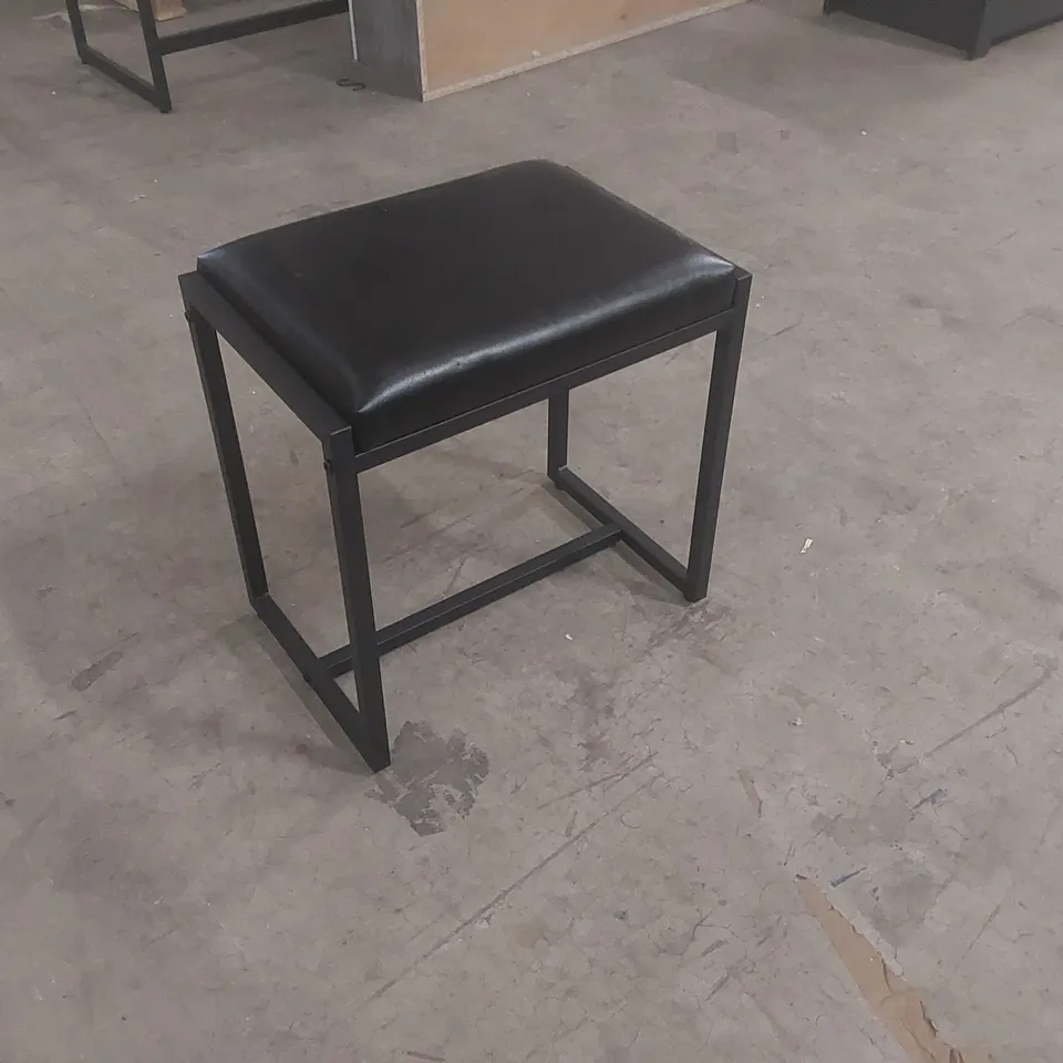 DESIGNER DRESSING TABLE STOOL WITH FAUX LEATHER UPHOLSTERED SEAT