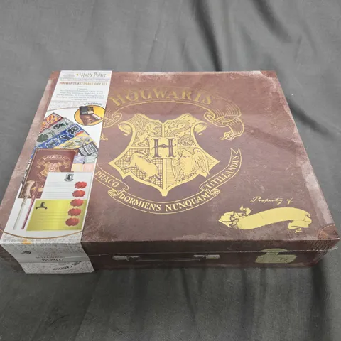 SEALED HARRY POTTER HOGWARTS KEEPSAKE GIFT SET