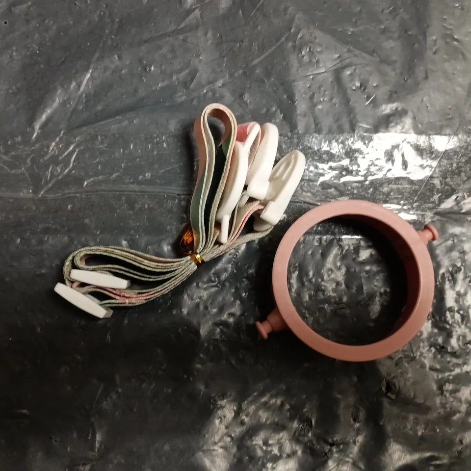 BOX OF APPROXIMATELY 100 KETTLE RING/STRAP SET