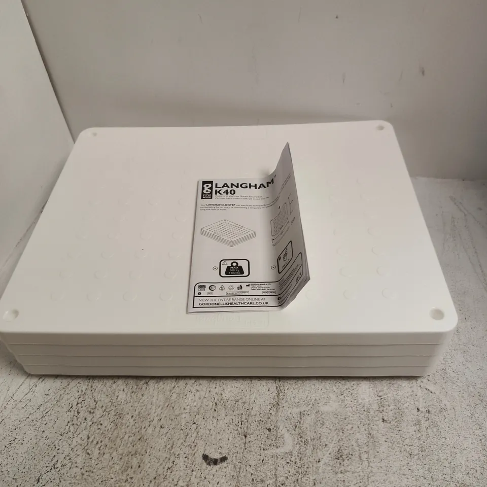 LANGHAM K40 BATH STEP WHITE