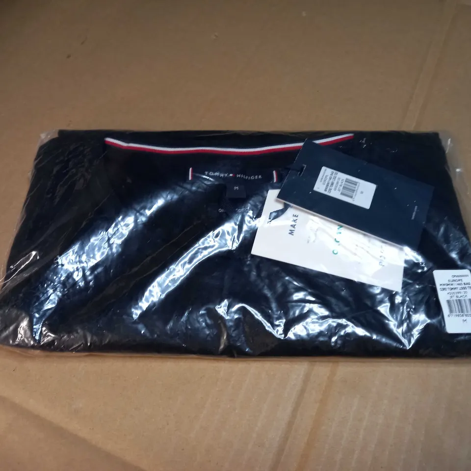 PACKAGED BLACK TOMMY HILFIGER LOGO TEE - MEDIUM