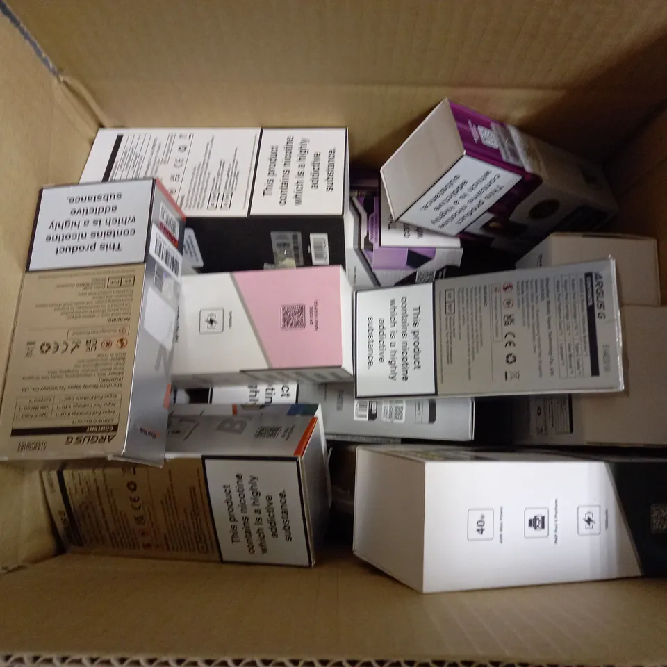 APPROXIMATELY 15 VAPES & E-CIGARETTES TO INCLUDE INNOKIN VOOPOO ARGUS G, VOOPOO DRAG H40, VOOPOOARGUS G2, ETC