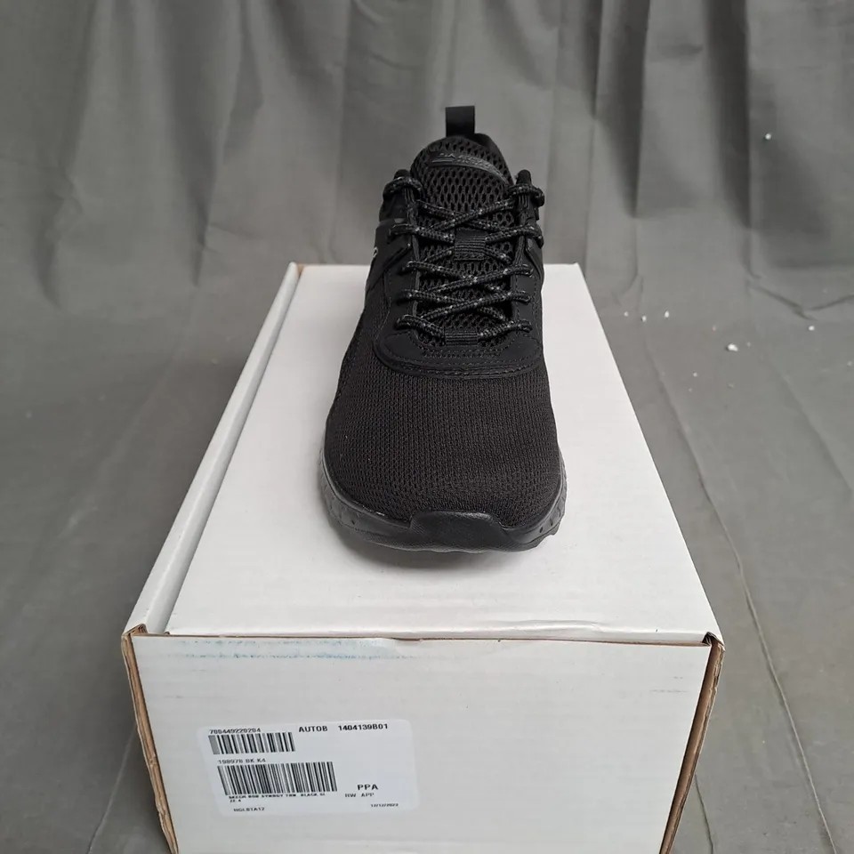 BOXED SKETCHERS BOB SPORT MEMORY FOAM TRAINERS IN BLACK - SIZE 4