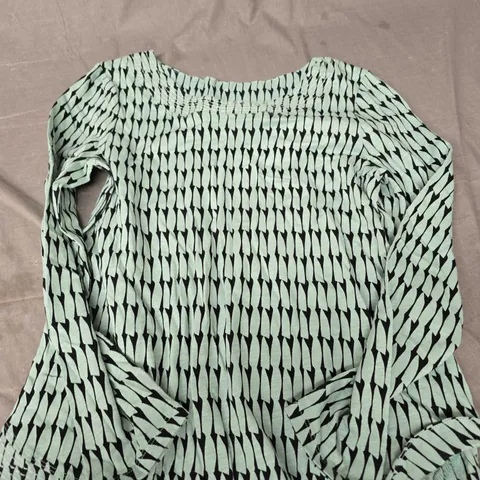 WHITE STUFF GREEN PRINT LADIES TOP - 12