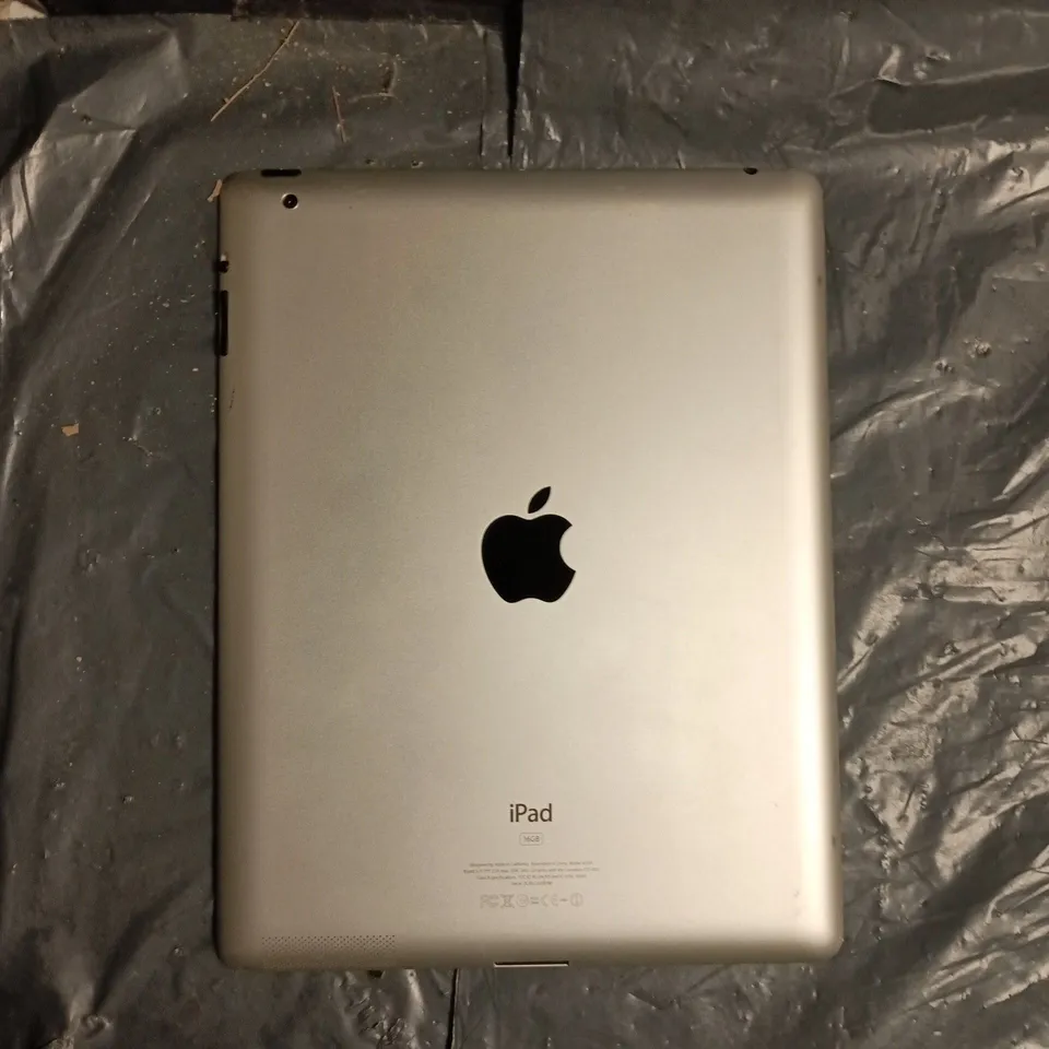 APPLE IPAD 2 IN SILVER