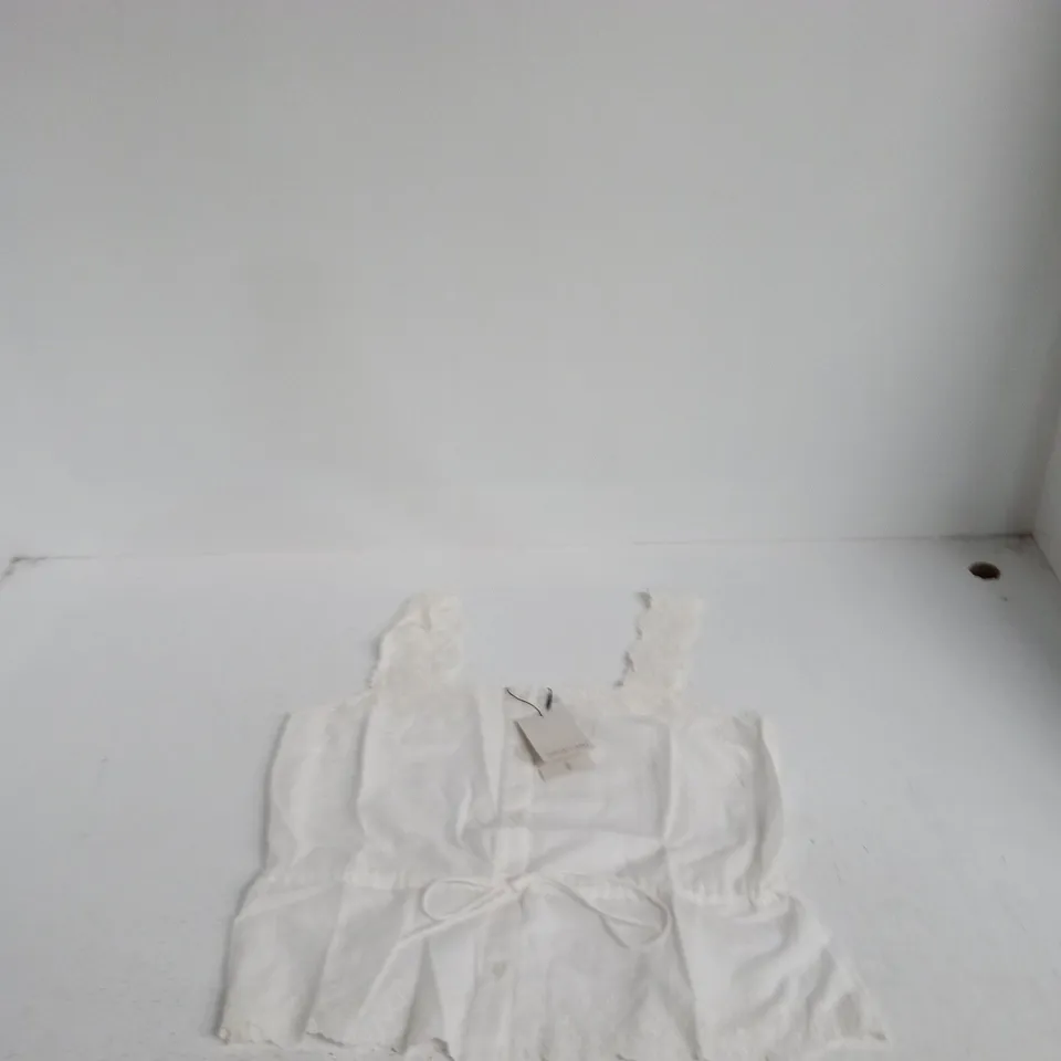 NOBODY'S CHILD ELENA TOP – WHITE LACE EMBROIDERED TOP, UK S (EU S, US S)