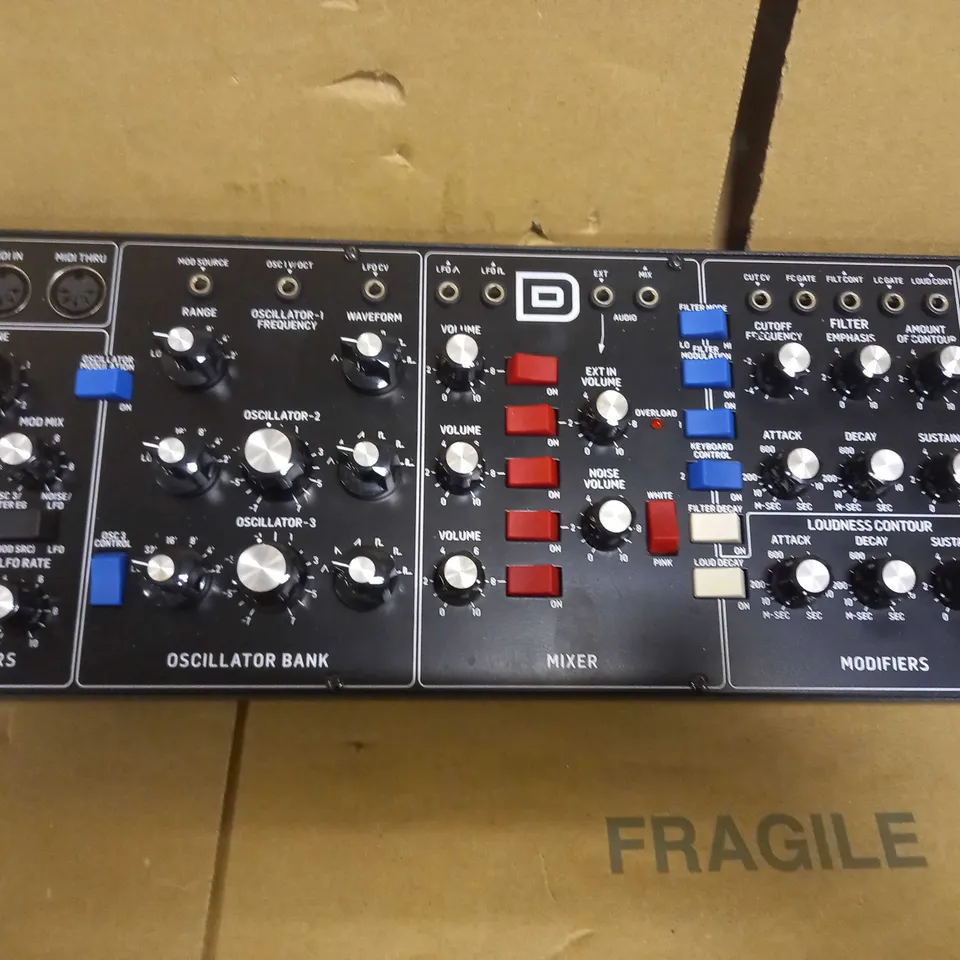 BEHRINGER MODEL SYNTHESIZER