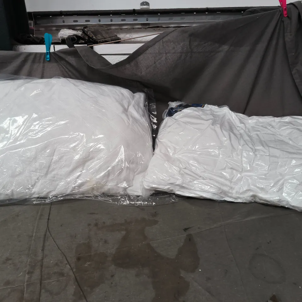 2X BEDROOM PILLOWS 