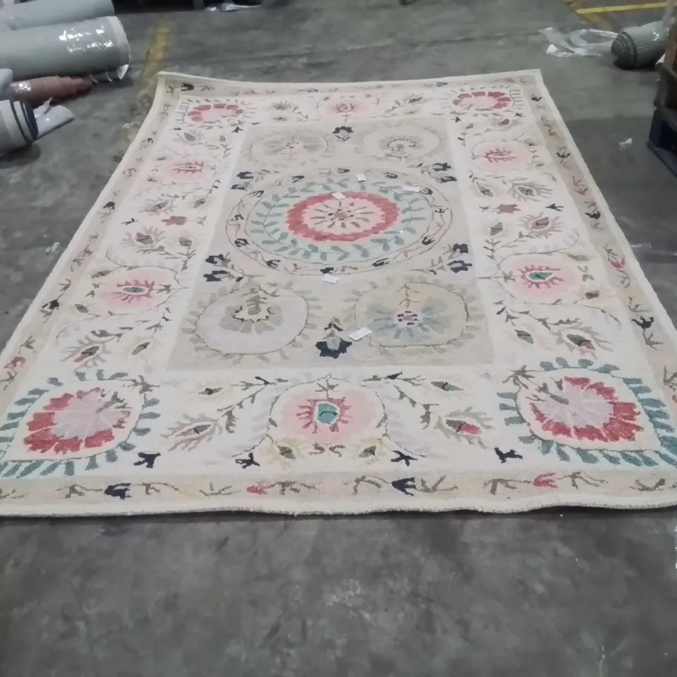 QUALITY DESIGNER AREA RUG - APPROXIMATELY 293X200