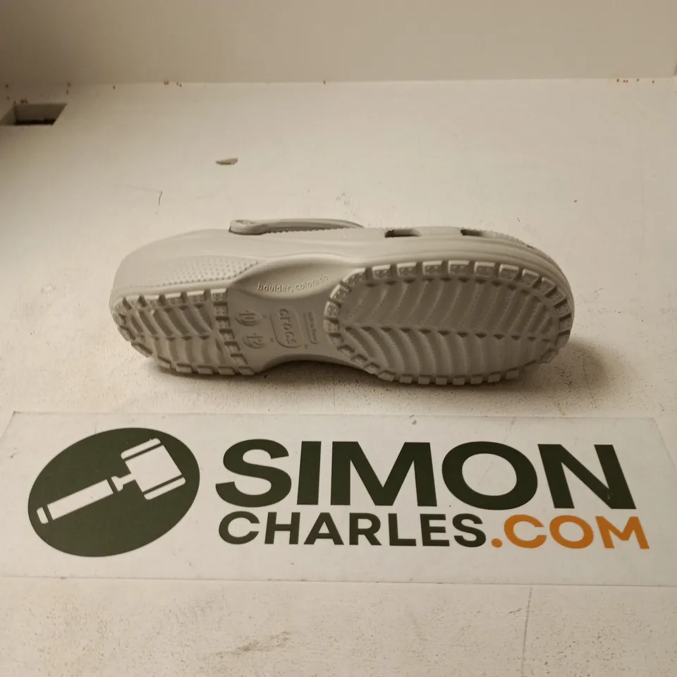 UNBOXED PAIR OF CROCS CLASSICS IN LIGHT GREY - M10/W12