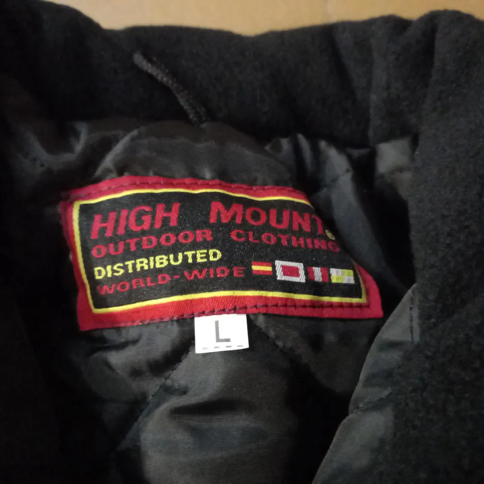 HIGH MOUNT BLACK FLEECED JACKET - SIZE L