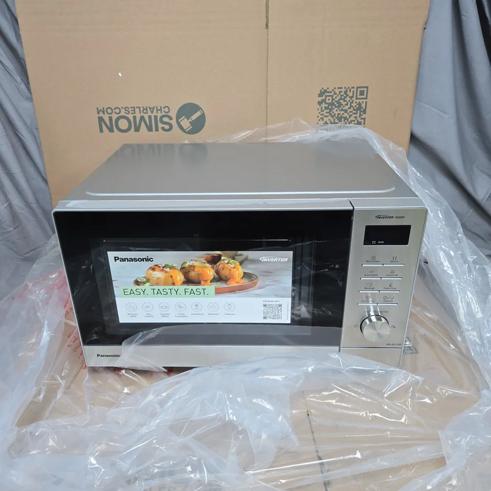 PANASONIC MICROWAVE OVEN NN - SD37QS BOXED