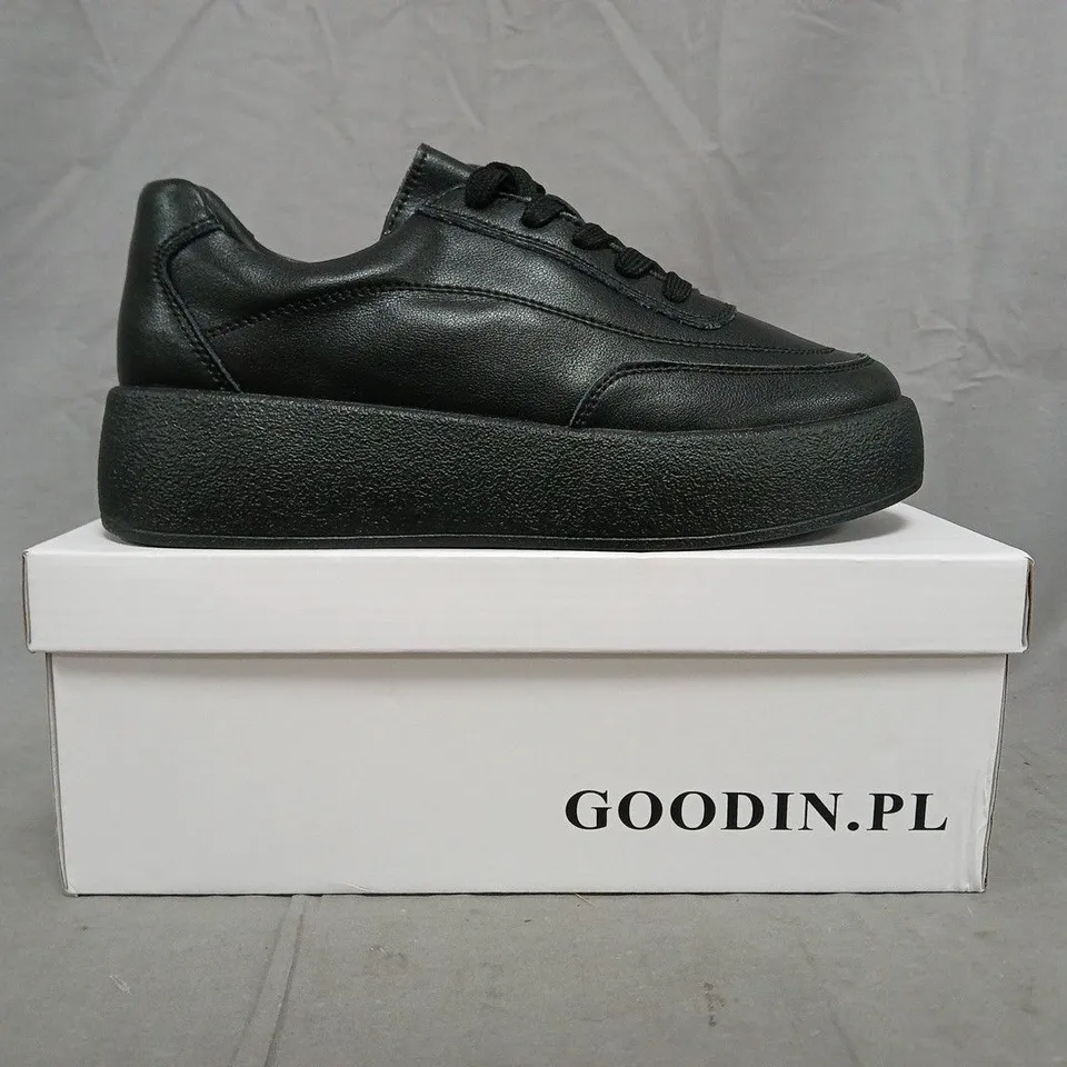 BOXED PAIR OF GOODIN SHOES IN BLACK SIZE EU 40