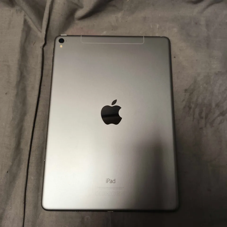 APPLE IPAD PRO TABLET - A1674