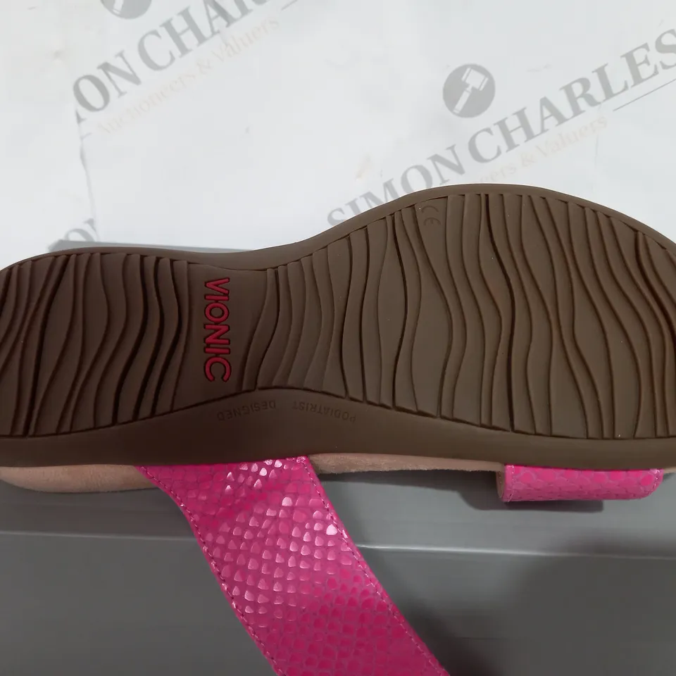 BOXED VIONIC BLACK REST SANDALS IN PINK - WOMENS 6