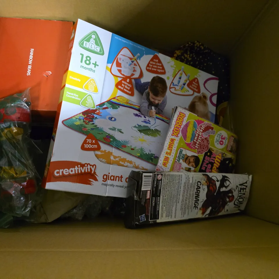 BOX OF APPROXIMATELY 20 ASSORTED TOYS TO INCLUDE - WINDSPEED RC CAR , POP UP PIRATE , BUSY ME ETC