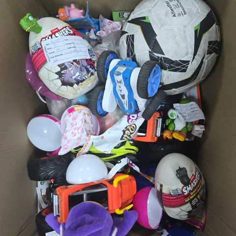 APPROXIMATELY 15 ASSORTED TOYS & GAMES PRODUCTS TO INCLUDE FOOTBALL, PLUSH TOY, RC CAR ETC