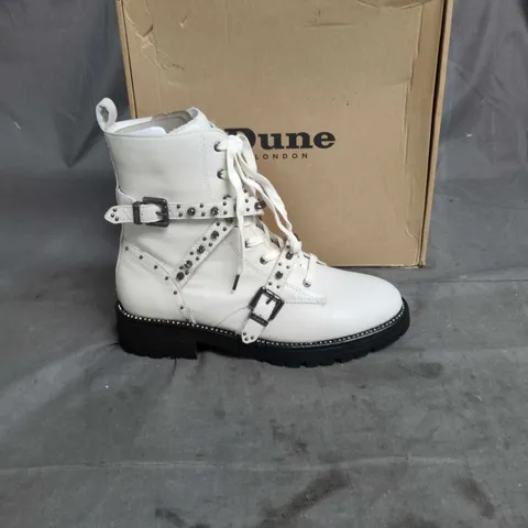 UK7 DUNE LONDON LEATHER BOOTS – OFF-WHITE STUDDED ANKLE BOOTS