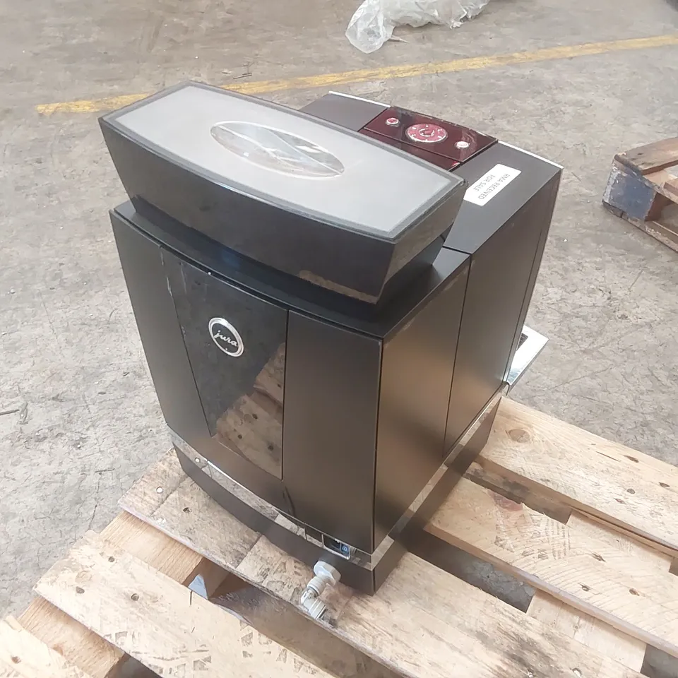 JURA GIGA COMMERCIAL COFFEE MACHINE