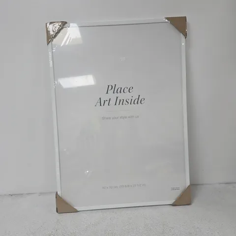 WHITE PICTURE FRAME 50X70 CM