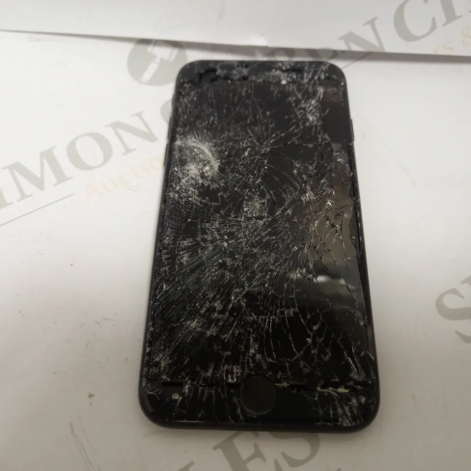 APPLE IPHONE 7 (A1778) - BLACK