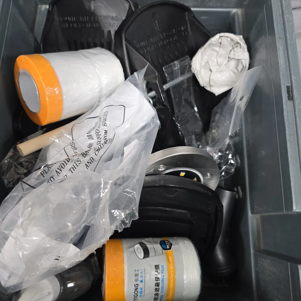 BOX OF ASSORTED ITEMS TO INCLUDE - CARAVAN PADS - PLASTIC HAMMER - LED LIGHTS  