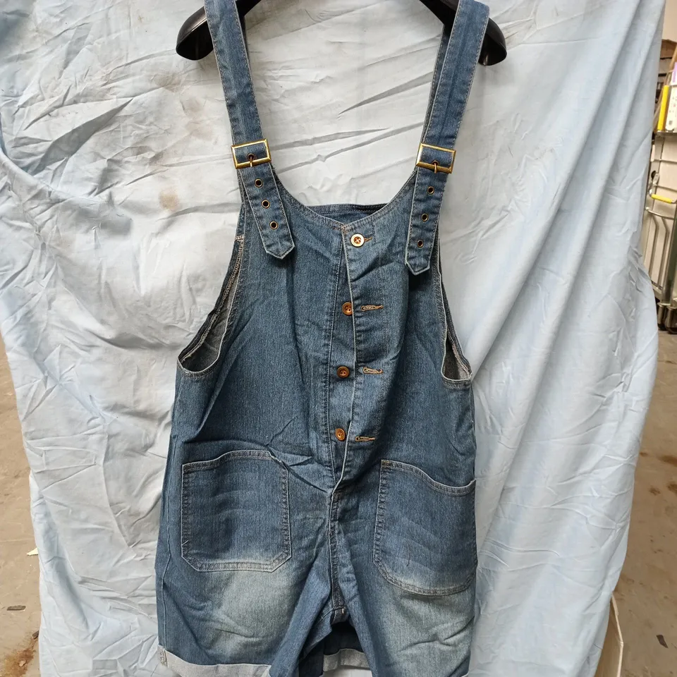 DENIM DUNGAREE SHORTS WITH ADJUSTABLE STRAPS – SIZE L