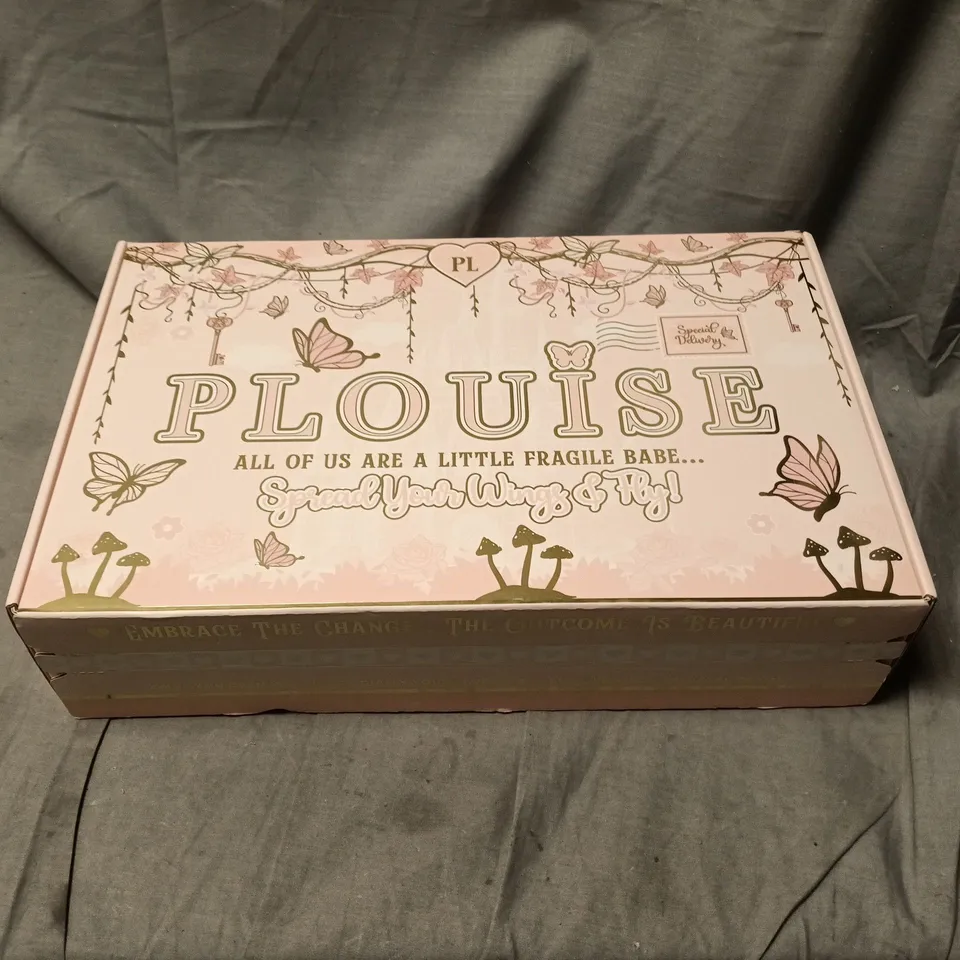 BOXED AND SEALED P.LOUISE ALL OF US ARE A LITTLE FRAGILE BABE LARGE BIND BOX