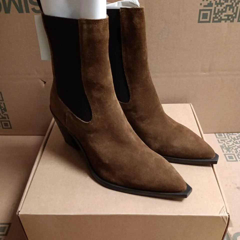 BOXED PAIR OF MNG ANKLE BOOTS, BROWN SUEDE, ELASTIC SIDE PANELS - UK 5