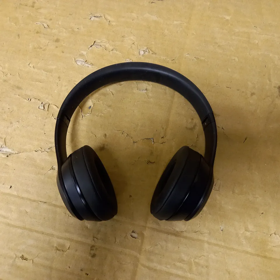 BEATS SOLO 3 HEADPHONES