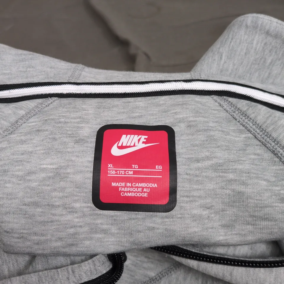 NIKE YOUTH XL GREY ZIP UP HOODIE
