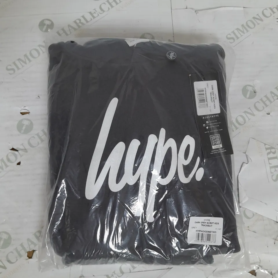 HYPE KIDS SCRIPT TRACKSUIT IN DARK GREY SIZE 11-12YRS