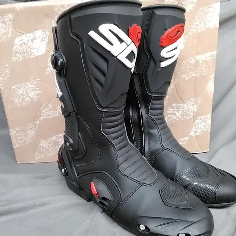 BOXED PAIR OF SIDI VERTIGO 2 BOOTS BLACK SIZE 10.5 