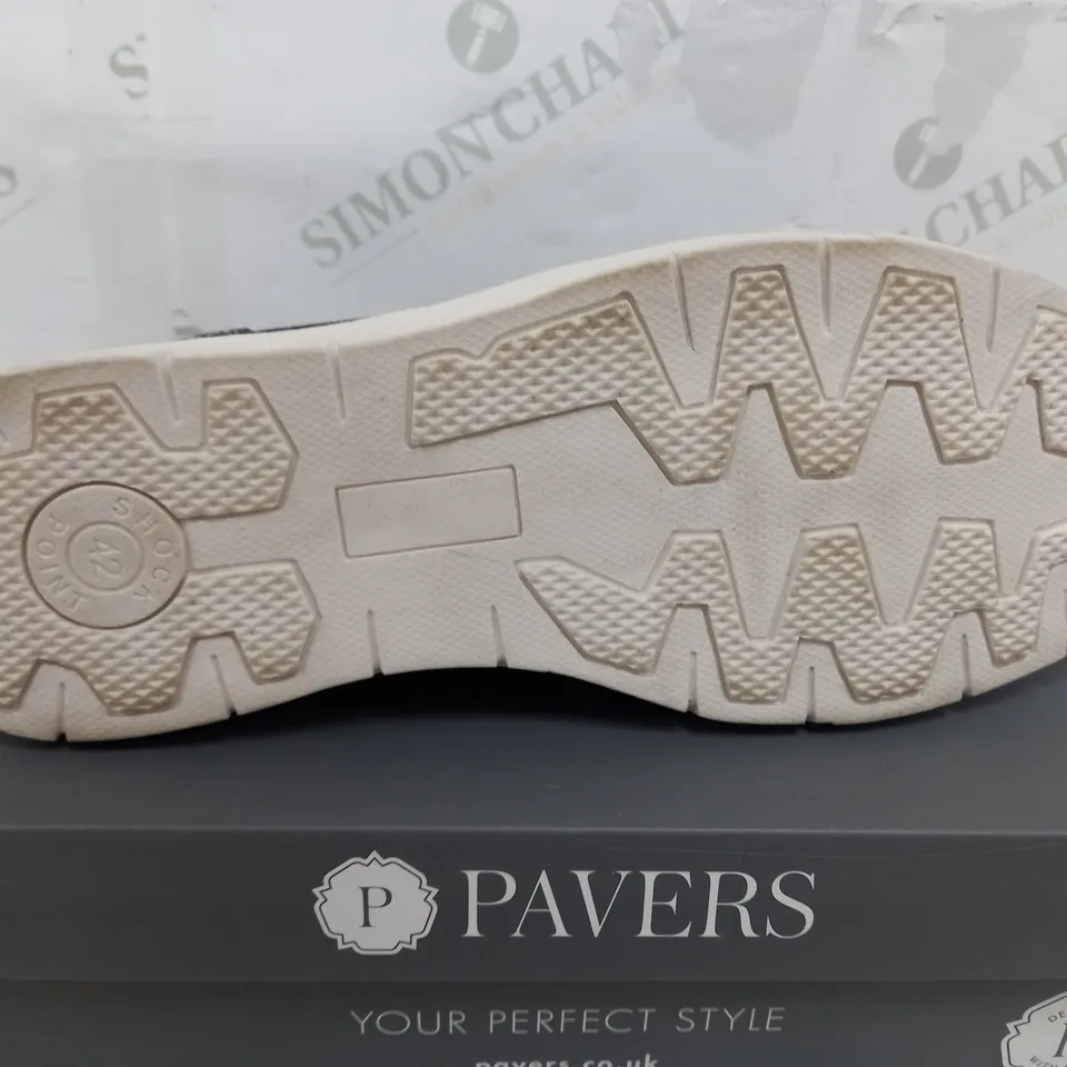 BOXED PAIR OF PAVERS SLIP ON TRAINERS IN NAVY - UK 8