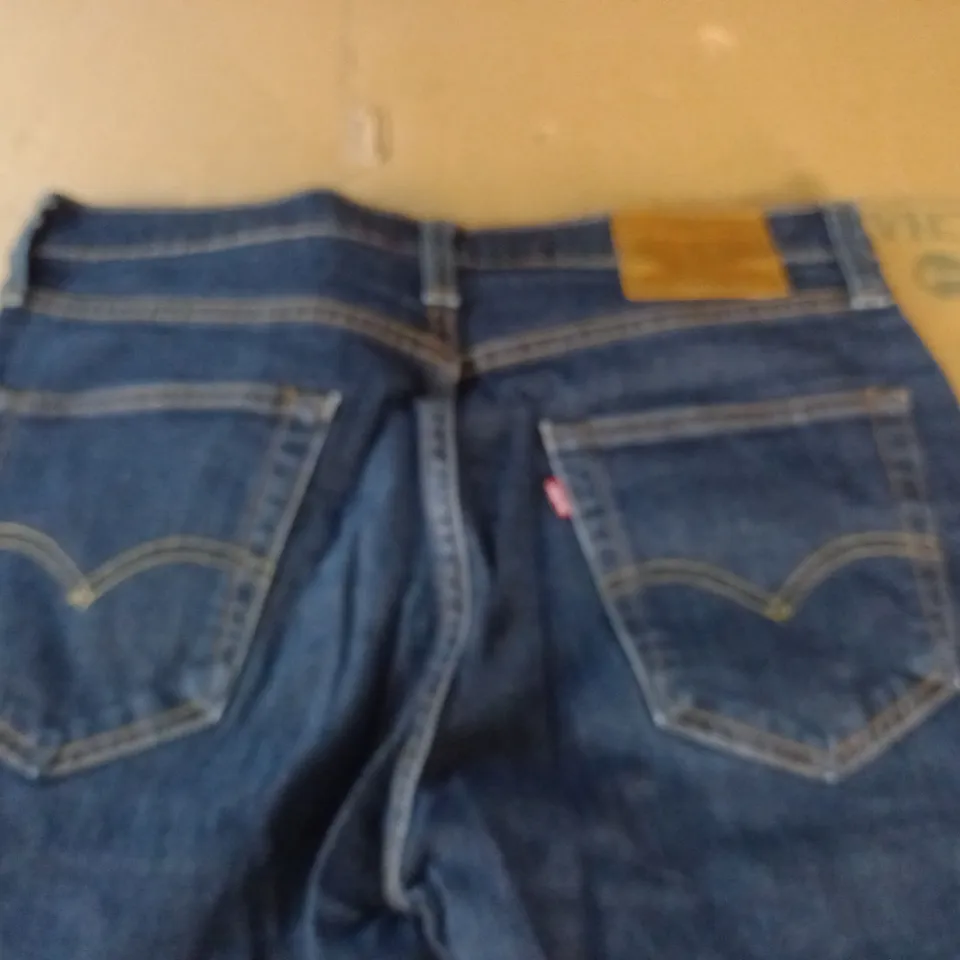 LEVIS 502 DARK WASH JEANS - W32 L34