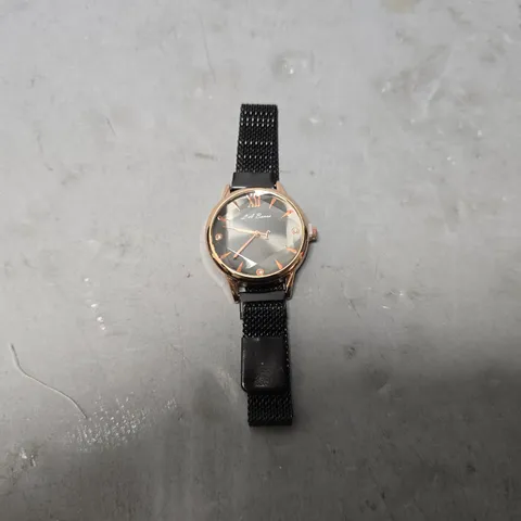 LADIES LA BANUS WATCH – 12 HOUR CLOCK - METAL STRAP WITH MAGNETIC CLASP
