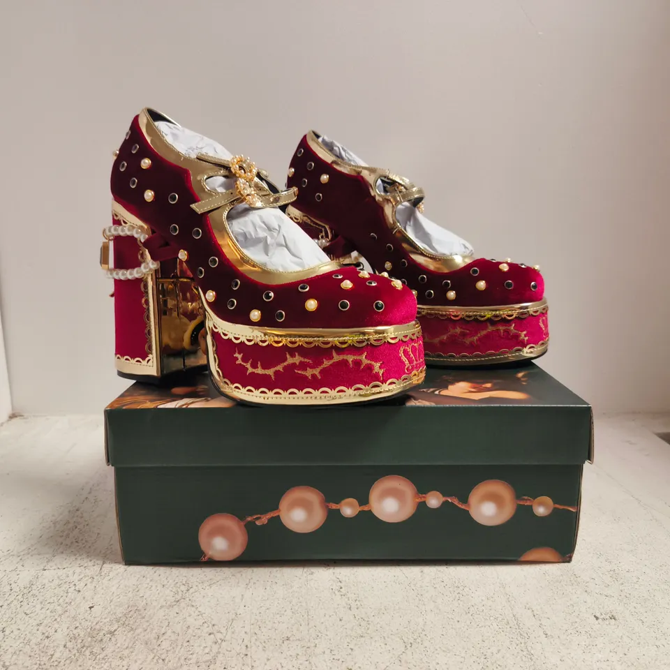 BOXED PAIR OF KOI BOLEYN'S VENGEANCE HEELS IN RED SIZE UK 7