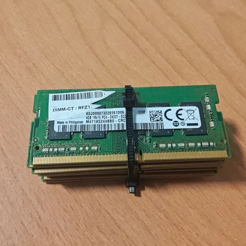 LOT OF 9 SAMSUNG 4GB 1RX16 PC4-2400T LAPTOP RAM - K0JD00073220161D06