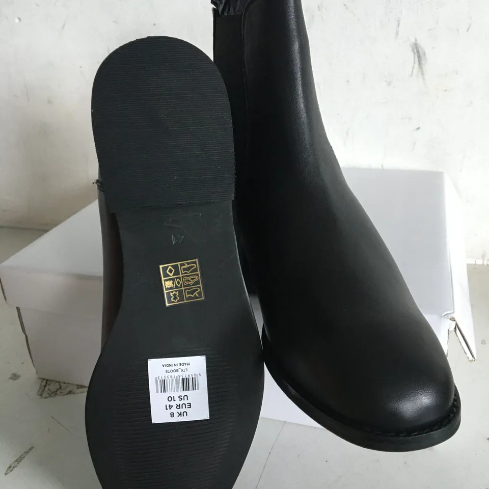 BOXED PAIR OF SIZE 8 BLACK LEATHER CHELSEA BOOTS 