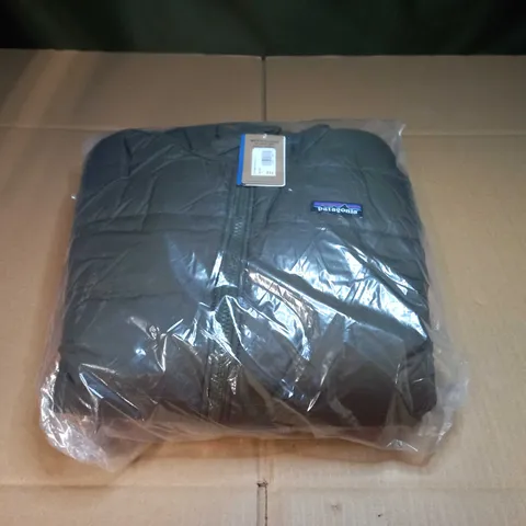 PACKAGED PATAGONIA BASIN GREEN REVERSIBLE READY FREDDY HOODY - SIZE 12
