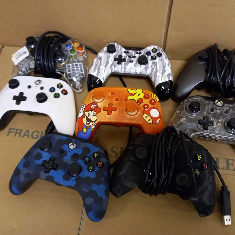 LOT OF 8 XBOX CONTROLLERS