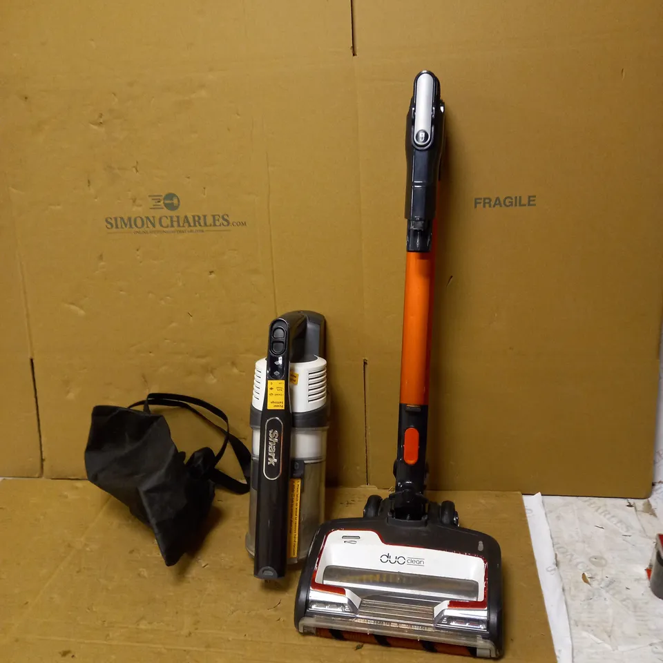SHARK DUO CLEAN VACCUM CLEANER